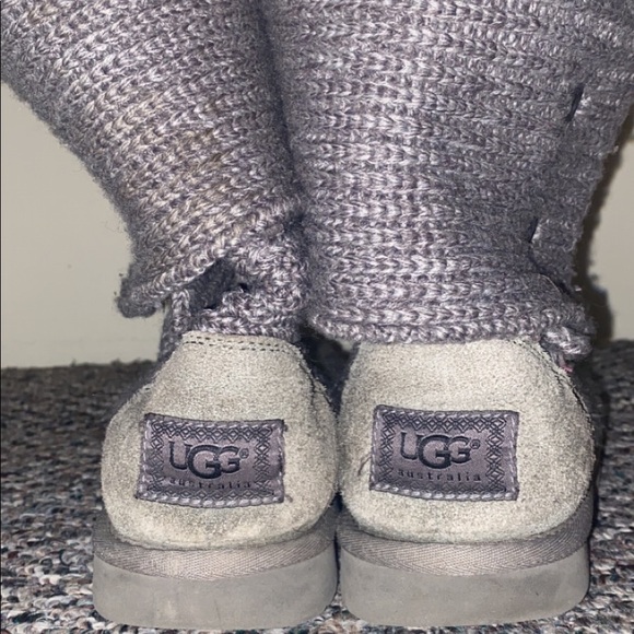 AUTHENTIC Women’s Classic Cardi Knit UGG Boots - Picture 3 of 4